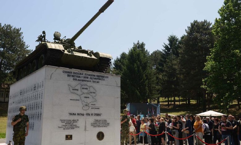 Споменик војсци у Лесковцу